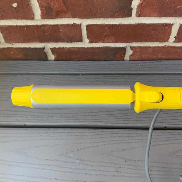 Drybar 3-Day Bender 1.25" Rotating Digital Curling Iron - Picture 4 of 10